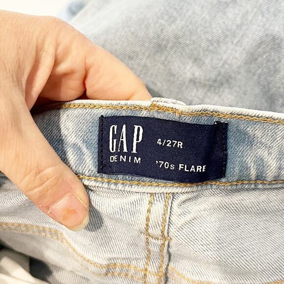 GAP High Rise '70s Flare Leg Distressed Busted Knee Light Wash Jeans Blue 4 - Picture 3 of 10